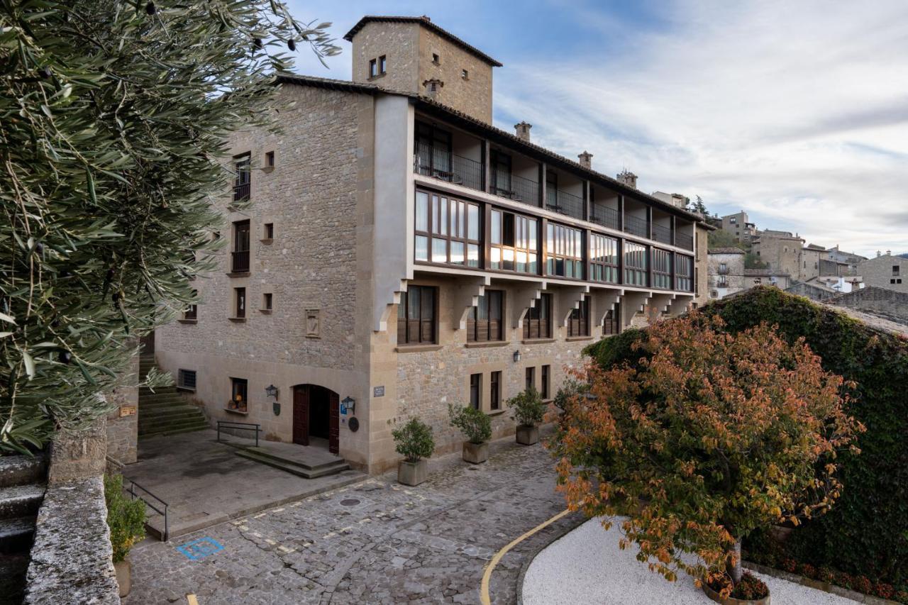 Parador De Sos Del Rey Catolico Exterior photo